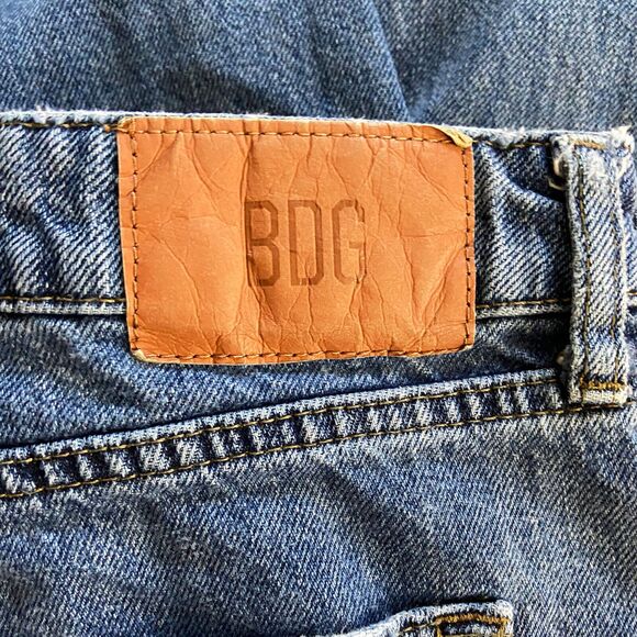 BDG Urban Outfitters Women’s Mom Jeans Size 29 Blue Medium Wash High Rise Taper - Picture 3 of 6